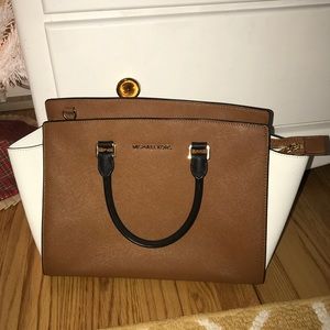 Michael Kors Selma Bag!